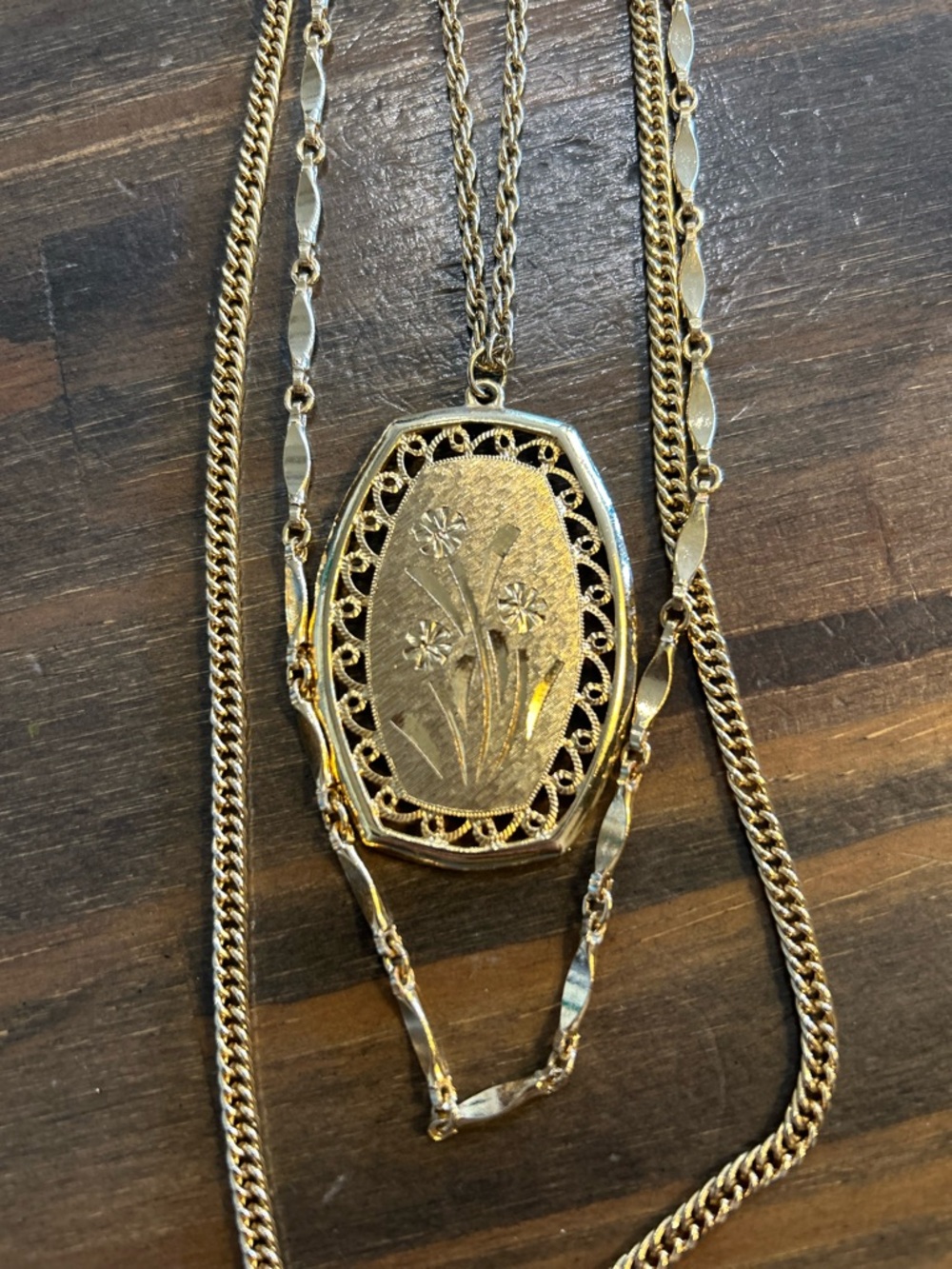 Gold Floral Vintage Pendant Necklace 3 Strand